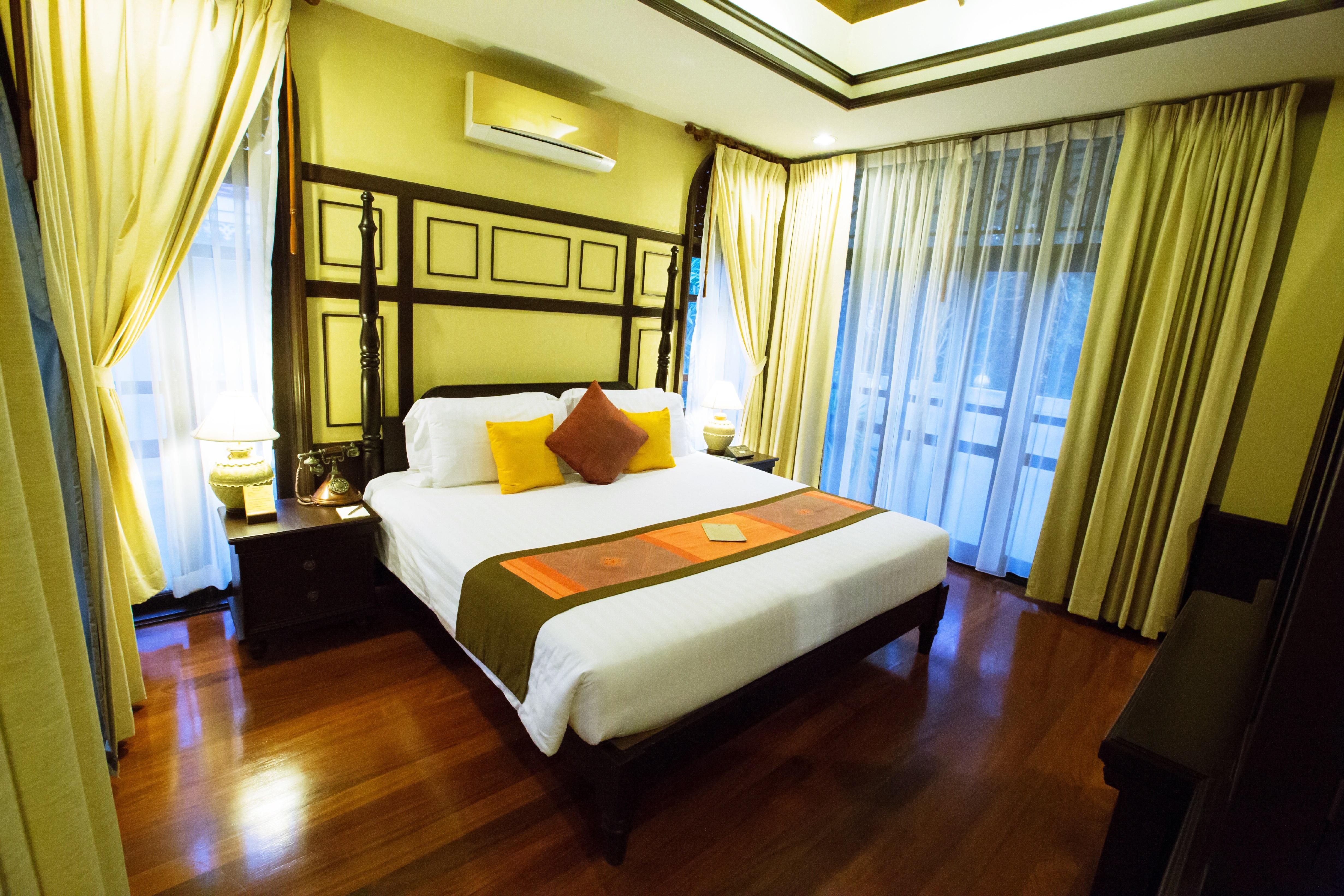 Wora Bura Hua Hin Resort & Spa Extérieur photo A bedroom at the resort