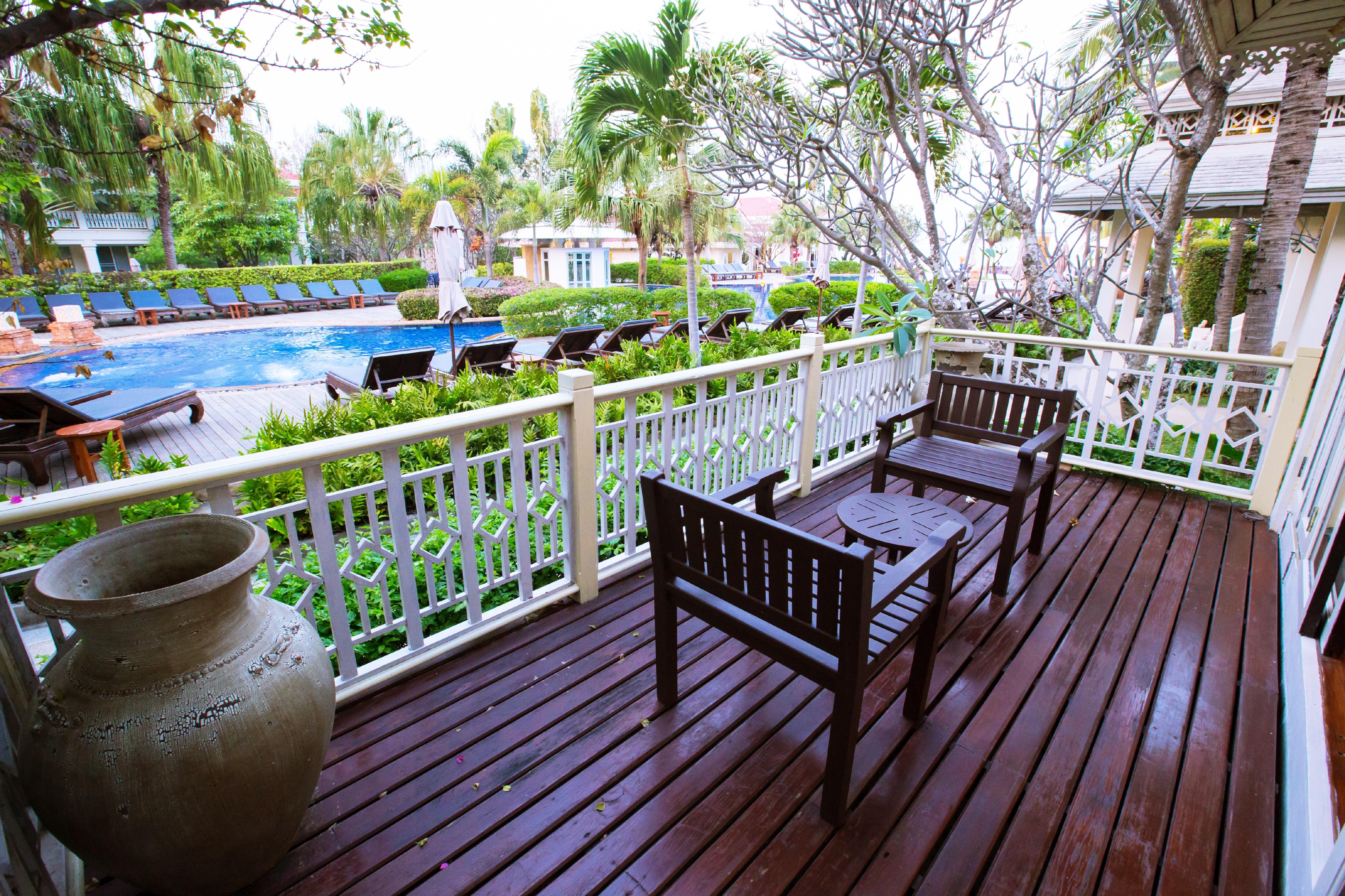 Wora Bura Hua Hin Resort & Spa Extérieur photo The pool at the Royal Paradise Hotel & Spa