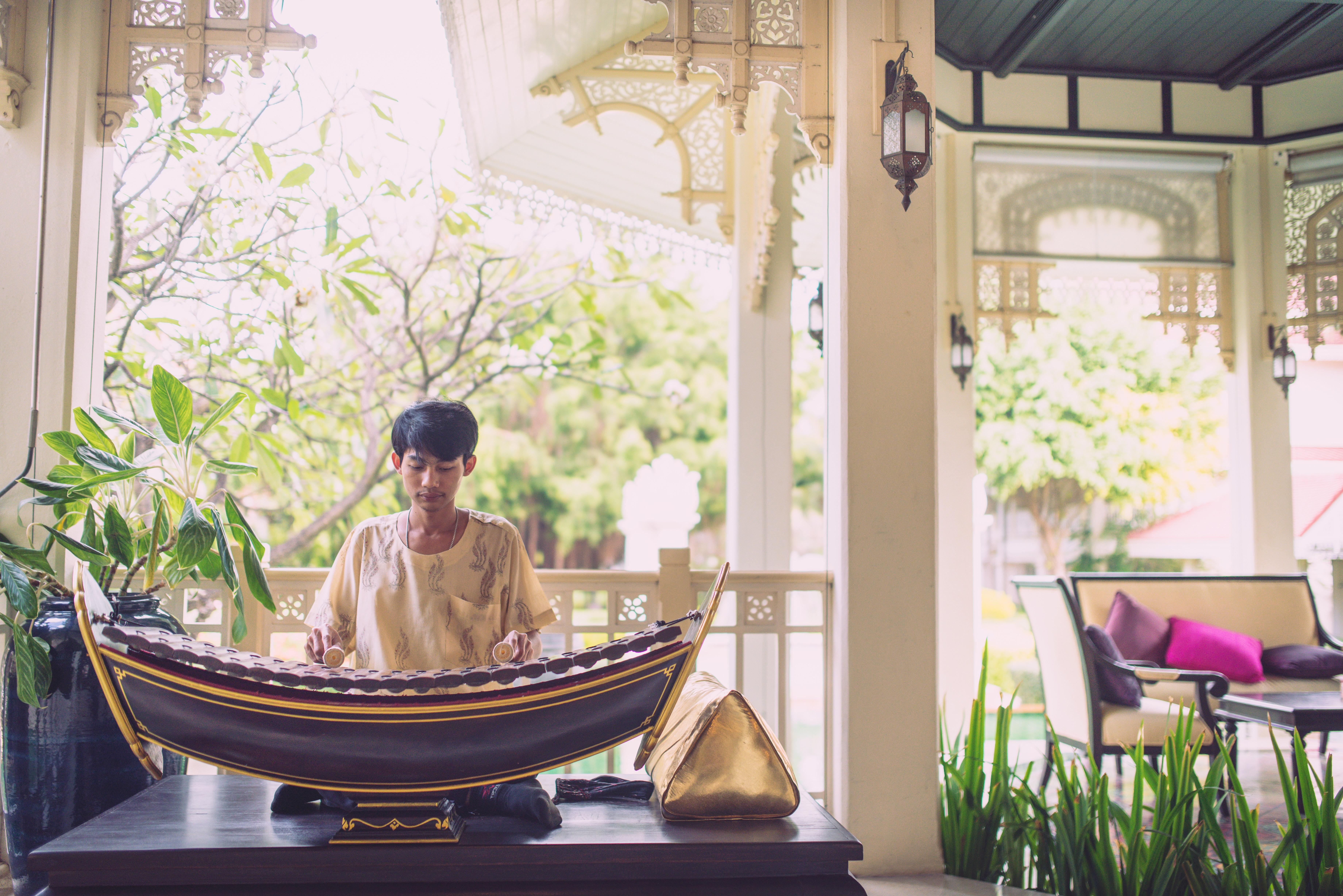 Wora Bura Hua Hin Resort & Spa Extérieur photo Thai musician playing the Ranat Ek
