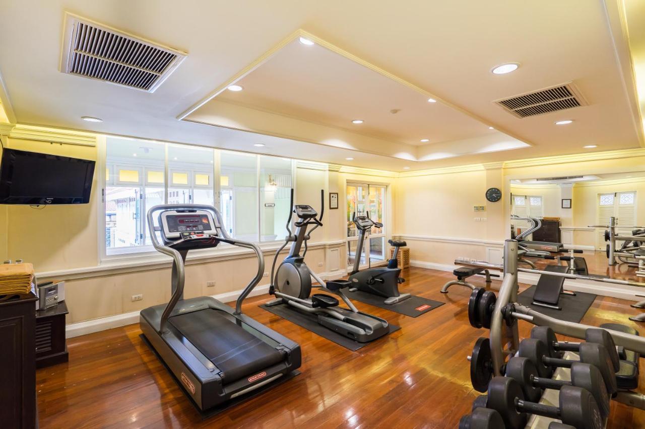 Wora Bura Hua Hin Resort & Spa Extérieur photo The gym at the hotel